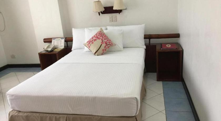 Soledad Suites Панглао Экстерьер фото