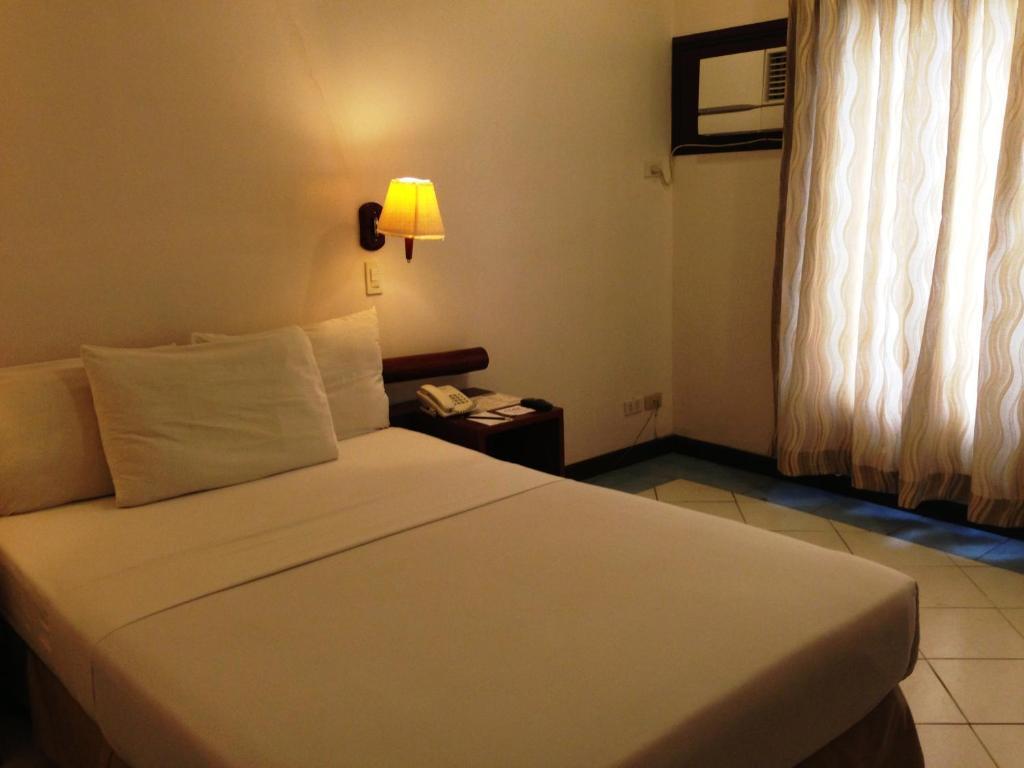 Soledad Suites Панглао Экстерьер фото