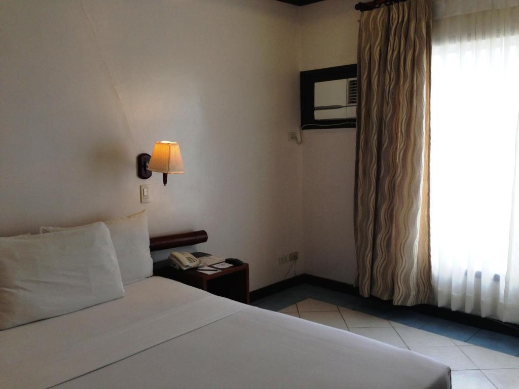 Soledad Suites Панглао Экстерьер фото